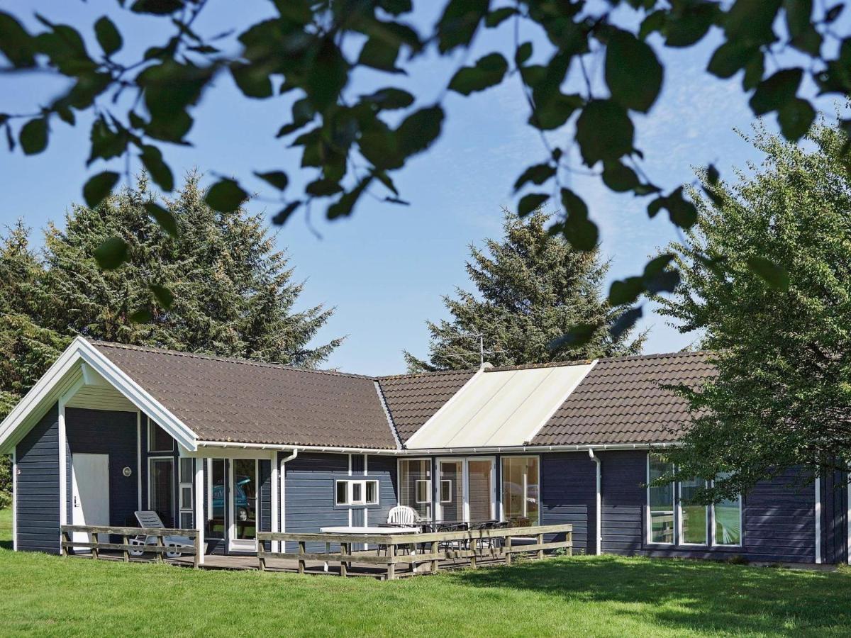 12 Person Holiday Home In Aakirkeby Vester Somarken ภายนอก รูปภาพ